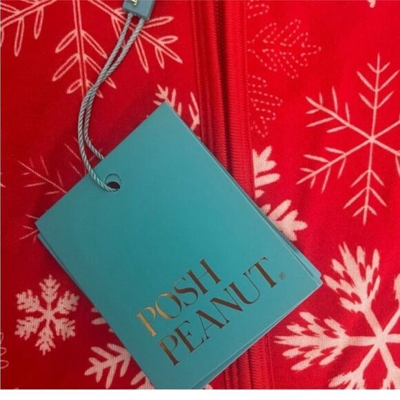 Posh Peanut NWT Zima Snowflake Fitted Convertible
Footie Pajamas 6 to 9 months - Picture 8 of 8